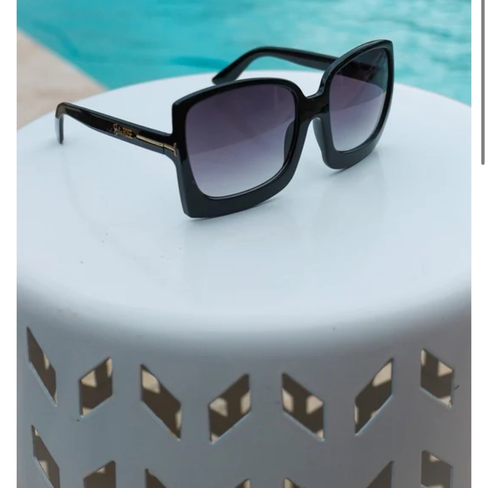 BNIB Black Gradient Square Sunglasses - Women Accessories
